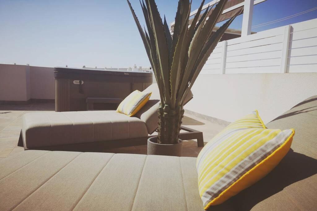 Black Sun. Modern Penthouse In Torrevieja Exterior photo